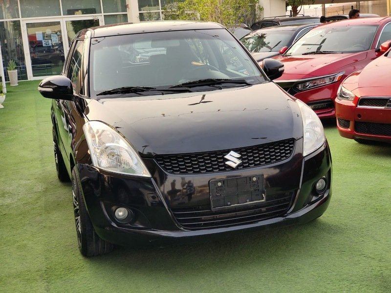 Suzuki Swift 2015 Black color used car