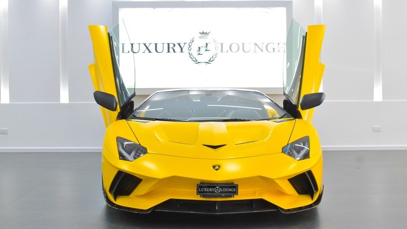 Lamborghini Aventador 2016 Yellow color used car