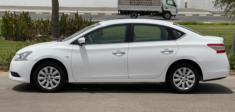 Nissan Sentra 2020 White color used car