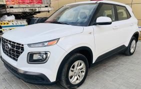 Hyundai Venue 2021 White color used car