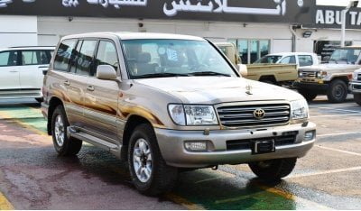 Toyota Land Cruiser 2005 gold color used car