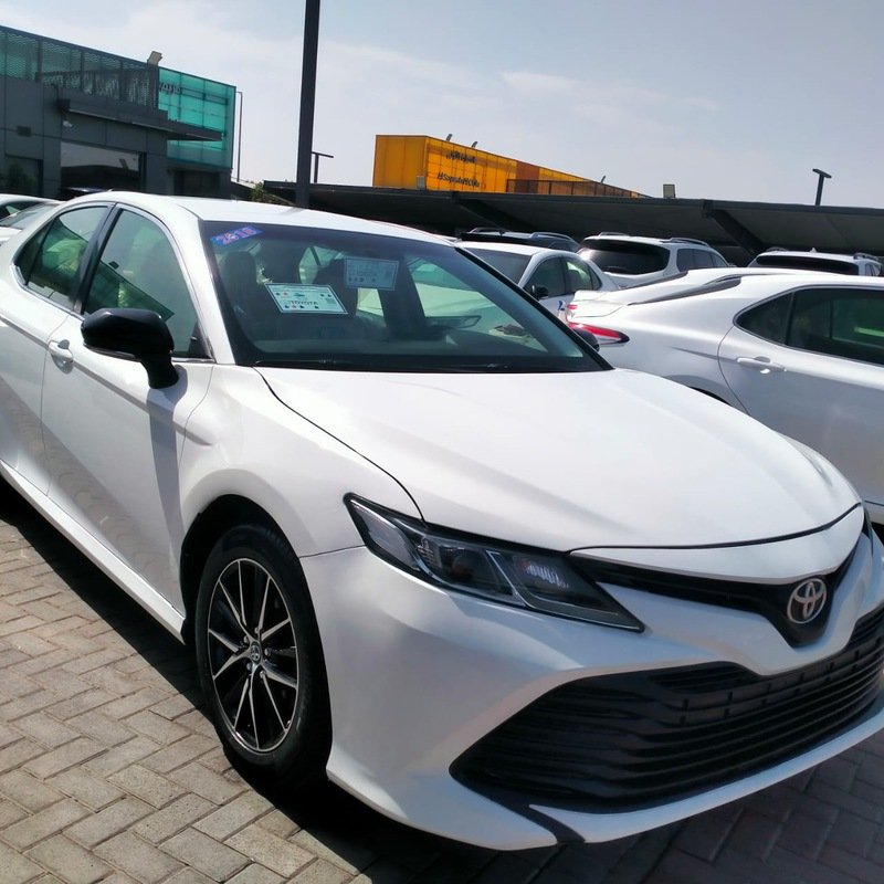 Toyota Camry 2018 White color used car