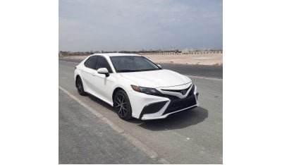 Toyota Camry 2021 white color used car