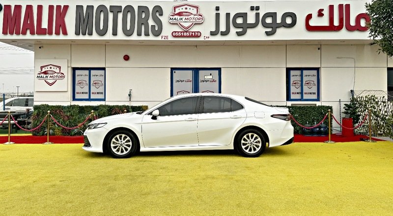 Toyota Camry 2021 White color used car