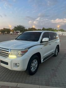 Toyota Land Cruiser 2010 White color used car