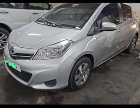Toyota Yaris 2013 Silver color used car