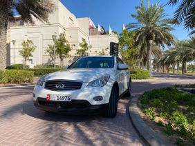 For sale in Abu Dhabi 2014 QX30