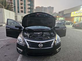 For sale in Sharjah 2013 Altima