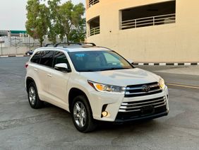 2017 Toyota Highlander American