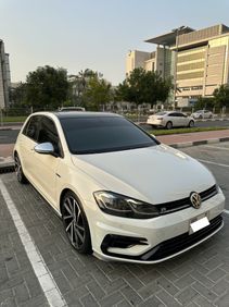 GCC 2018 Volkswagen Golf R