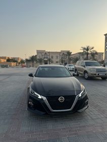 For sale in Sharjah 2020 Altima