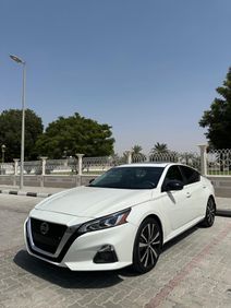 For sale in Sharjah 2021 Altima