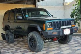 American 2000 Jeep Cherokee