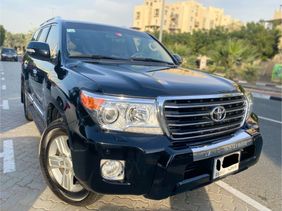 For sale in Dubai 2014 Land Cruiser