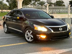 For sale in Sharjah 2015 Altima