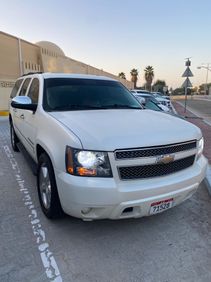 332000 2010 Suburban
