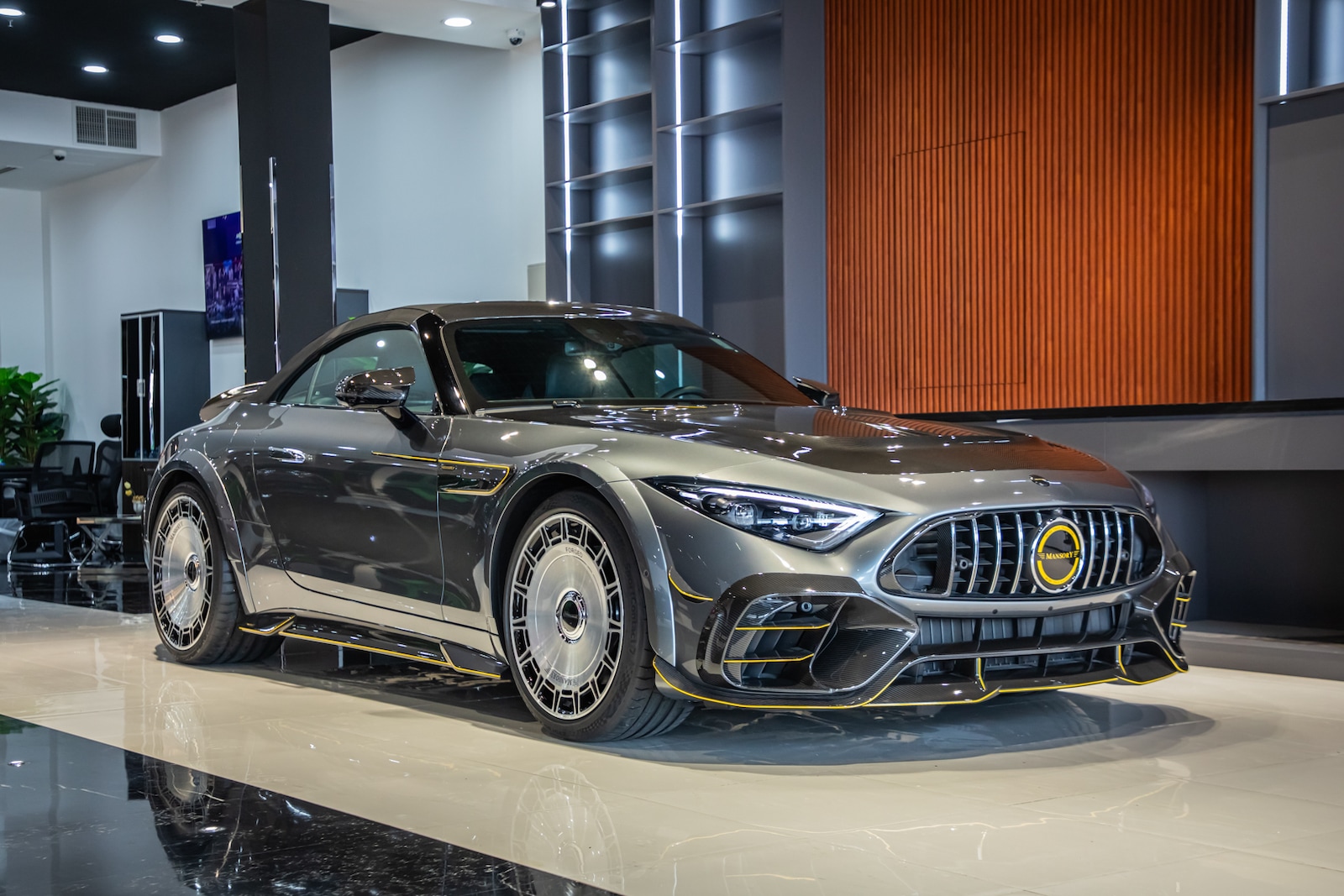 Well maintained “2022 Mercedes-Benz SL-Class